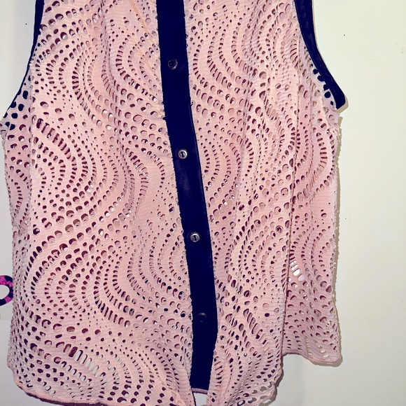 Shirt - Picture 3 of 4